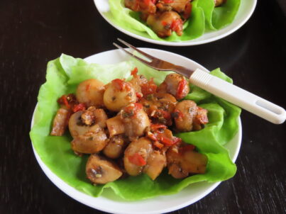 Tomato marinated mushrooms