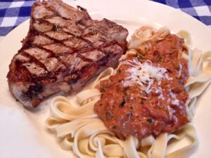 Fettucine sauce tomate à l'ail noir